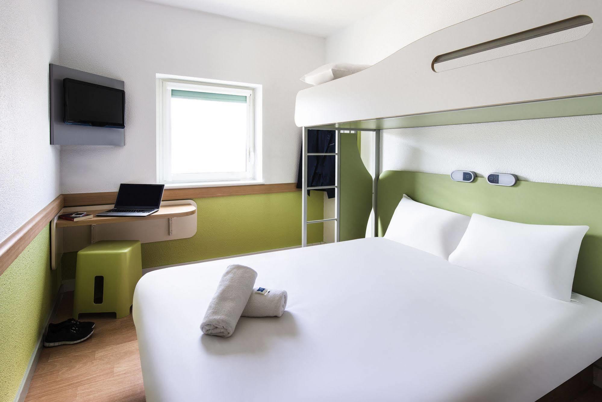 Etap Hotel Belfast 3*